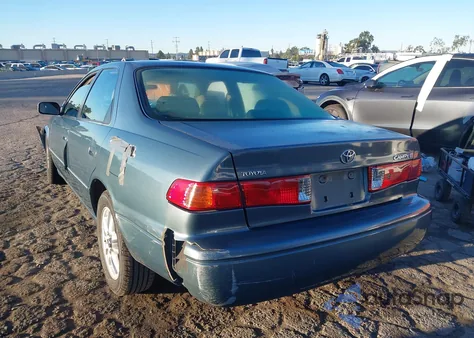 2000 Toyota Camry Xle V6 z USA, uszkodzony, nr VIN JT2BF28K9Y0249927